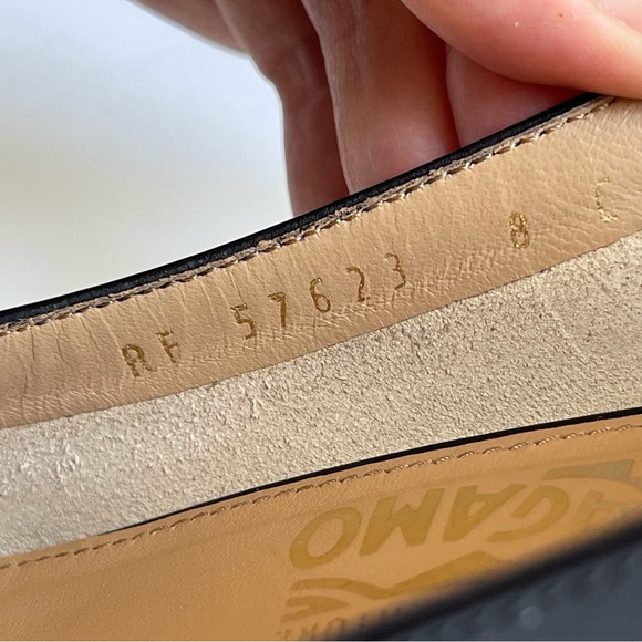 Salvatore Ferragamo Black Patent Leather Bow Pumps Women USA SZ 8 + Dust-bag - Picture 5 of 16